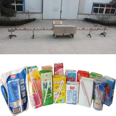 China BEVERAGE MILK AND JUICE STRAW APPLICATOR MACHINE AND STRAW STICKY MACHINE, Te koop