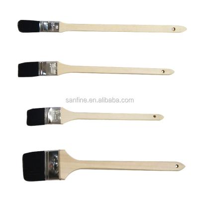 China 25mm 35mm 50mm 70mm Bent Brush Radiation Brush Paint Brush with Long Handle for sale