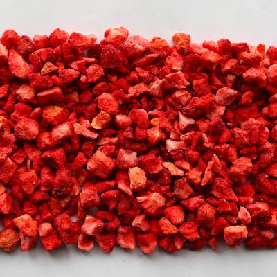 China FD Dry Freeze Dried Organic Strawberry Dice Fruit Dice for sale