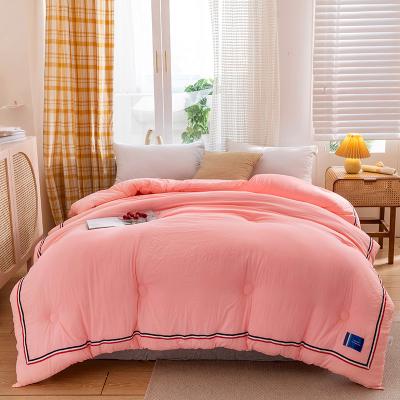 China Custom Luxury Polyester Comforter Quilted Warm Comforter / Cotton Winter Duvet Set Sets for sale