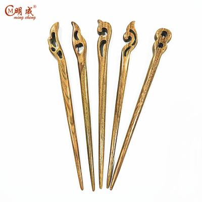 China Link Women's Hair 16-18cm Green Sandalwood Antique Carving Craft Hairpin, Custom Wooden Pin for sale