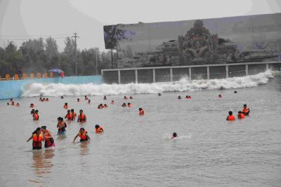 Chine Machine de vague de piscine de parc aquatique de vague extérieur de piscine/sécurité à vendre