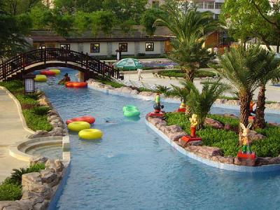 China Giant Lazy River Swimming Pool Commercial Lazy River Equipment For Family for sale