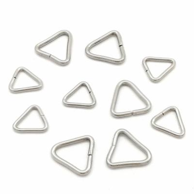 China different size cheap triangle shape jewelry connectors wholesale stainless steel jewelry findings components triangle jump ring LXK386 for sale