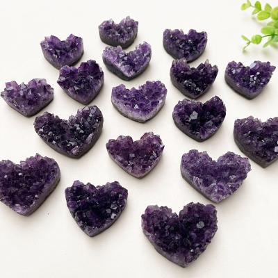 China Europe Wholesale Heart Shaped Amethyst Geode Cluster Healing Stones Purple Amethyst Cluster Heart for Decoration for sale