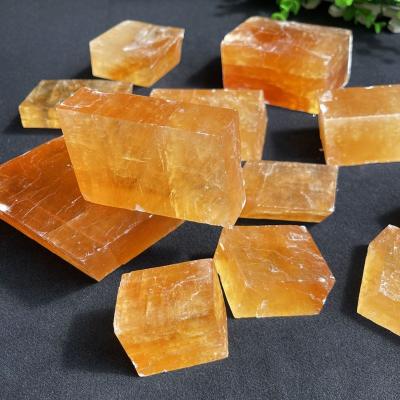 China Europe Wholesale Natural Iceland Spar Yellow Calcite for sale