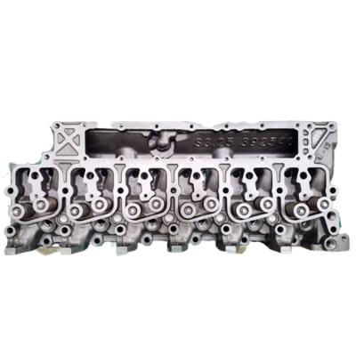 China Engineering Machinery Cylinder Head 6731-11-1370 For PC200-7 Excavator Engine for sale