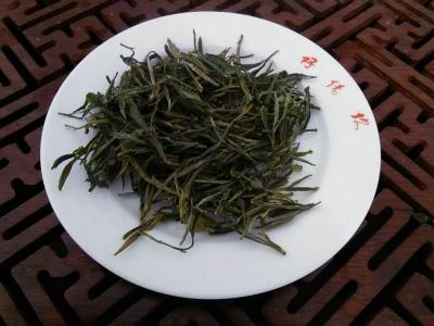 China Té verde de la alta montaña del tilín de Zhejiang Linan Tian MU Qing con el pelo plateado formado en venta