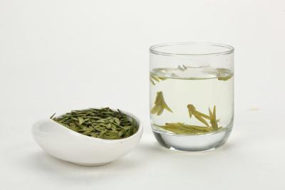 China Hand Made 100% Organic Xihu Longjing Green Tea , 2015 Year New Early Spring Tea for sale