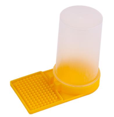 China Beekeeping Tool Hot Sale Bee Farm Plastic Entrance Bee Feeder for sale