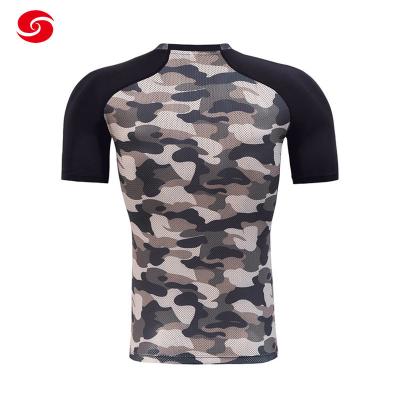 China Camuflaje de la camiseta del suéter de Mesh Fitness Sport Compression Running del paño del ojo del pájaro en venta