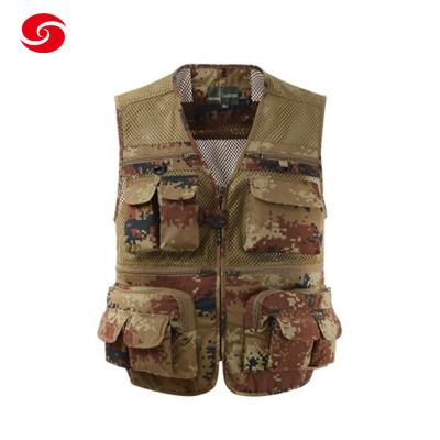 China Veste exterior militar personalizada da pesca da camuflagem de Digitas com bolsos à venda