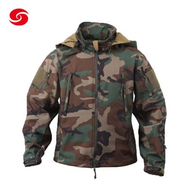 China De zachte Shell Jacket With Logo Military-Sluiting van de Materieel voor gebruik buitenshuisritssluiting Te koop