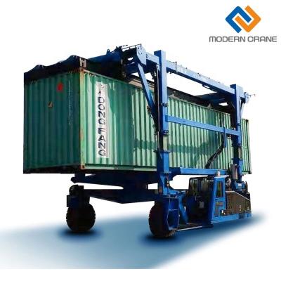 China Building material stores 35ton 45ton 20feet 40feet container reach stacker disesl drive rubber tire straddle carrier for sale