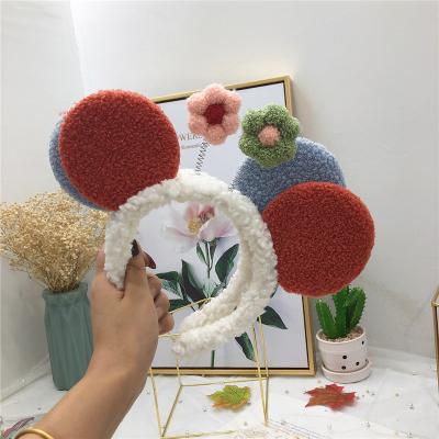 China Mujer Banda Para la cabeza del hair cute 3D flower headband European and American plush fluffy fur winter gift circle party headband for ladies for sale