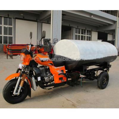 China Motocicleta de 3 ruedas con tanque de agua grande de 1600L y capacidad de carga de 1500kg Perfecto en venta