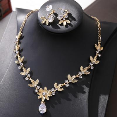 China Other popular fashion rhinestone jewelry sets with wedding rhinestone necklace and earring for sale