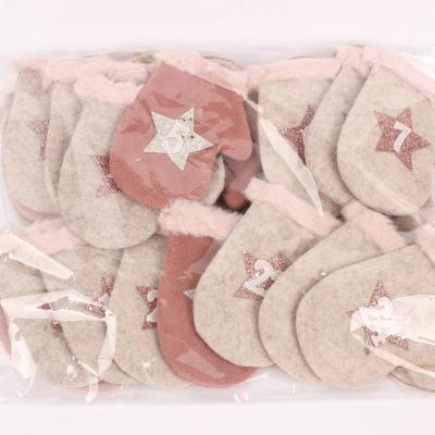 China Hand Felt Fabric Advent Calendar Christmas Decoration Hand Make Socks Calendar for sale