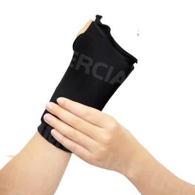 China Healthcare BSCI Manufacturer Freeze Ice Wrist Wrap Hot Cold Sleeve For Injuries for sale