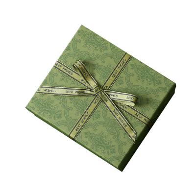 China Portable Wholesale Square Boxes Luxury Packaging Gift Box Recyclable With Sliver Lid for sale