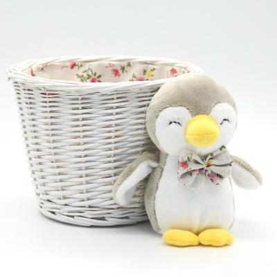 China Viable Wicker Basket Woven Gift Basket Empty Willow Storage Basket With Fabric Lining for sale