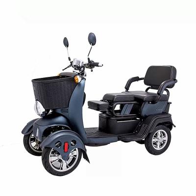 China Vehículo eléctrico de cuatro ruedas para uso doméstico Scooter pequeño Vehículo eléctrico ajustable de tres plazas para adultos y ancianos para el ocio en venta