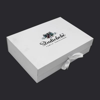 China Recyclable Custom Plain White Folding Box Gift Packaging Box With Ribbon for sale