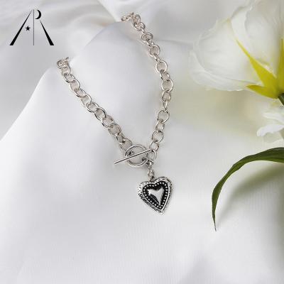 China CLASSICS High End Heart Shaped Heart Shaped Necklace Charm Necklace Wholesale 925 Sterling Silver Necklace for sale