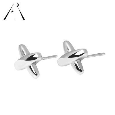 China Exquisite Handmade Silver Plated Sweet Cross S925 Sterling Silver Earring Stud Simple Design Simple Luxury Fashion for sale