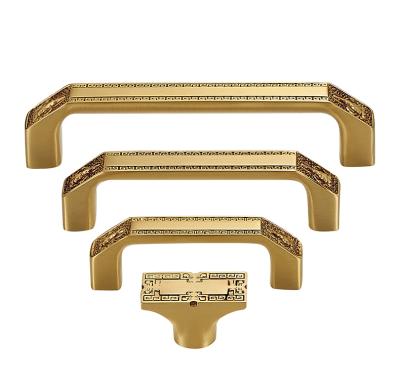 China Classic Vintage Furniture Eco - Friendly Metal Brass Handle Gold Bedroom Drawer Cupboard Handle for sale