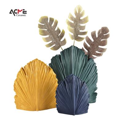 China Ceramic Flower Vase Illustration Home Style Vases Decor Accessories Crafts Half Leaves Nordic Modern Unique Ceramic Shaped Gilt Flower Vase for sale