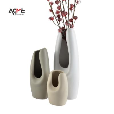 China Creative Ceramic Vases Large Matt Porcelain Flower Vase Ornaments Nordic Modern Minimalist Home Decoration Layout for sale