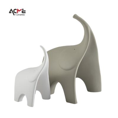 China Nordic Home Animal Desktop Ornament Figurine Decoration China Sculpture Elephant Statue Ceramic Crafts for sale