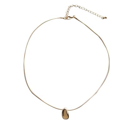 China Gold Bone Snake Shape Pea Chain Clavicle Necklace Jewelry Accessories Fashion Girl Girl Zinc Alloy Short Chain Woman Pendant CLASSIC Chain for sale