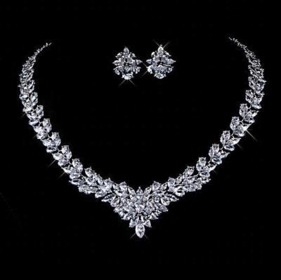 China TRENDY Flower Shaped Inlaid Copper Diamond Earrings Necklace Jewelry Sets Zircon 3A Wedding Accessories for sale