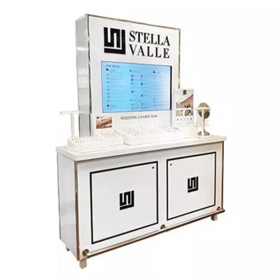 China Deploying White Acrylic Merchandise Chrome Metal Walk Around Jewelry Fixture Display Rack Jewelry Store for sale