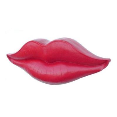 China Europe Red Lipstick Red Lips Resin Decoration Sculpture for sale