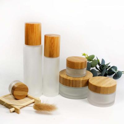 China Wholesale 30g 40g 50g 100g personal cosmetic glass bottle and jar skincare set for sale