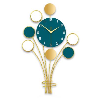 China Modern Luxury Style Decorative Wall Clock Gold Design Big Metal Watch Large Digital Metal Home Nordic Cheap Wholesale Antique Decor for sale