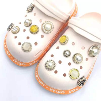 China Clog Charm Shoe Decorations Designer Shoe Charm Hot Selling French Elegance Pearl Clog Charm For Clog DIY Customized for sale