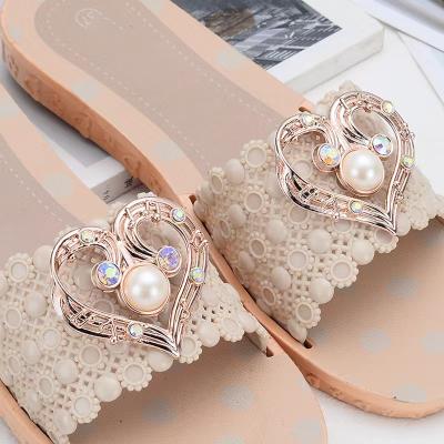 China Shoe Buckle Women Fashion Shoe Buckle Accessories PP+ABS Heart Design Custom Shoe Plastic Buckle for sale