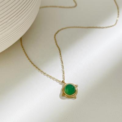 China Minimalist Elegant Emerald Resin Pendant Necklaces Jewelry Vintage Chain Women Necklaces N0698 Tasty Oval Green Stainless Steel Necklace Women for sale