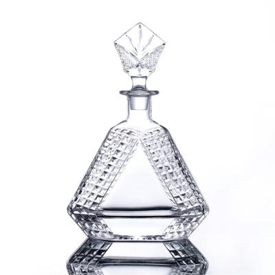 China Minimalist Machine Made Glass Decanter Liquor Glass Bottles Crystal Whiskey Decanter Wine Glass Decanter for sale