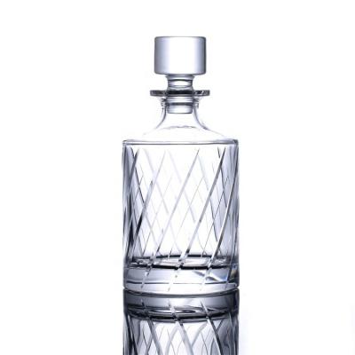 China Minimalist 1000ml Crystal Whiskey Decanter With Hand Single Cup Whiskey Glass Cup Whiskey Decanter for sale