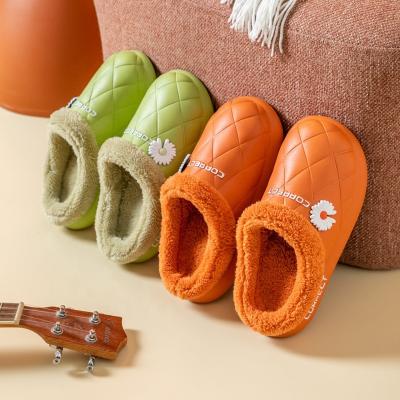 China Fashion trend 2022 winter women waterproof slipper Thick-single warm indoor outdoor winter plush cotton slippers for sale