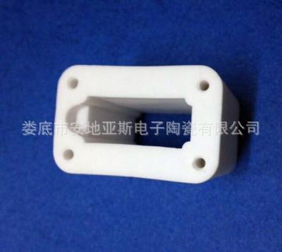 Cina 330 Kpsi Insulating Electronic Ceramic Components Customized Metallized Alumina Ceramics in vendita