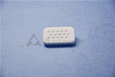 China Conector alto da dureza do isolador cerâmico técnico avançado da alumina para a bateria à venda