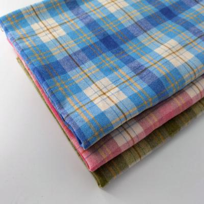 China 145cm Wide Yarn Dyed Polyester Cotton Plaid Shirt Fabric for Fashionable Young Adults for sale