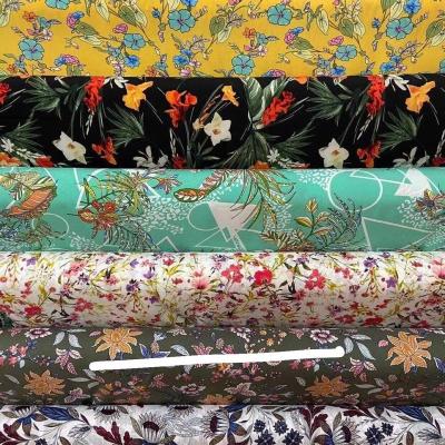 China Water-printing 100% Polyester Fabric Chiffon Fabric Tear-resistant For Apparel Dress Skirts Blouses Satin Print Breathable Fabric for sale