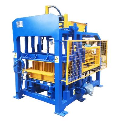 China Building Material Shops Automatic Brick Making Machinery / Paving Machine Maker Brick Making QT4-15 for sale